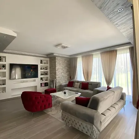 Mikeli Villa