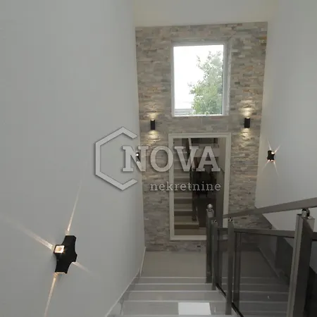 Mikeli Villa Podgoriçe